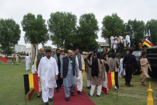 On the occasion of Independence Day 2025, a delegation from IUB Bahawalnagar Campus visited Bahawalnagar Cantonment.
