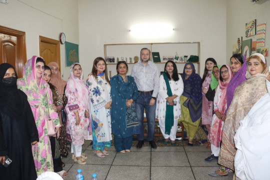 Vice Chancellor Prof. Dr. Muhammad Kamran visited the Women Chamber of Commerce and Industry Bahawalpur.