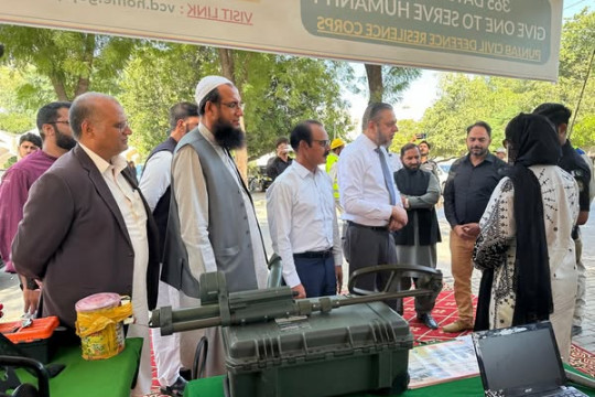 VC Prof. Dr. Muhammad Kamran visited the Civil Defense Volunteer Registration and Awareness Camp at Baghdad Campus