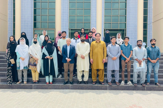 Disaster Management Unit of the Islamia University of Bahawalpur held a meeting of volunteer students.