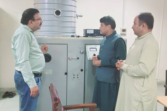 Dean of Physical and Mathematical Sciences, Prof. Dr. Ghulam Mustafa, visited the Centralized Instruments Laboratory.