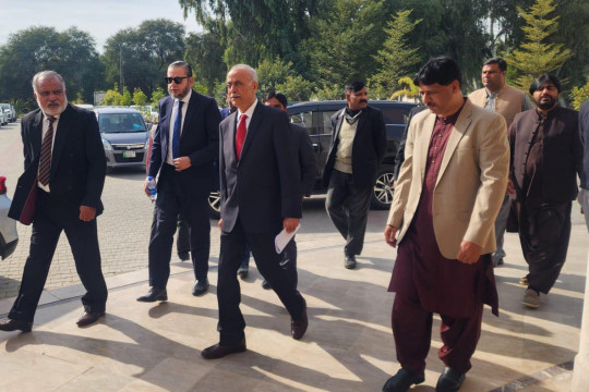 PHEC Chairperson Prof. Dr. Iqrar Ahmed Khan (HI,SI) visited IUB.