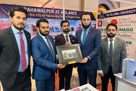 The IUB team consisting of faculty and officers participated in Daily Jang Education Expo 2024 in Islamabad