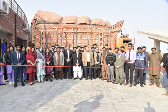 Flood donation ceremony "How to build successful leadership in the time of uncertainty and role of charity"