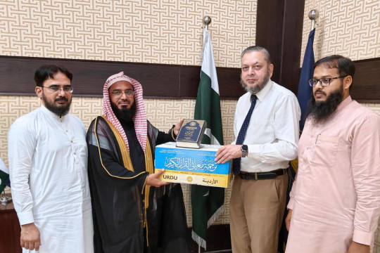 Saudi Embassy Special Representative Dr. Hafiz Masood Abdul Rashid Azhar meets VC Prof. Dr. Muhammad Kamran