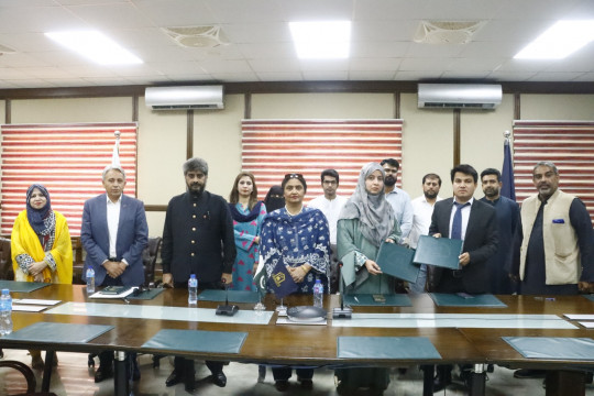 MoU sign ceremony between IUB and Sustainable Social Development Organization (SSDO) at Baghdad-ul-Jadeed Campus