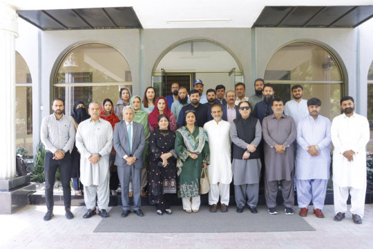 MoU signed between IUB and HHRD for cooperation on various educational and welfare initiatives.