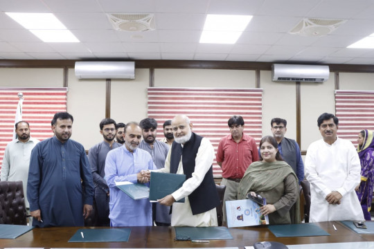 Signing of MoU between Islamia University of Bahawalpur and Helping Hands for Relief and Development (HHRD)