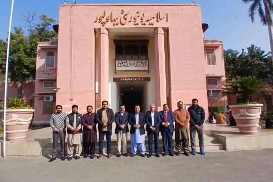 The Pakistan Overseas Forum team paid a visit to the Islamia University of Bahawalpur.