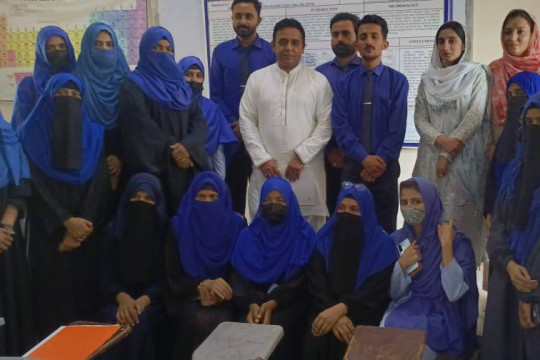 At the IUB Bahawalnagar campus, the Physics Department hosted viva voce and poster presentations.