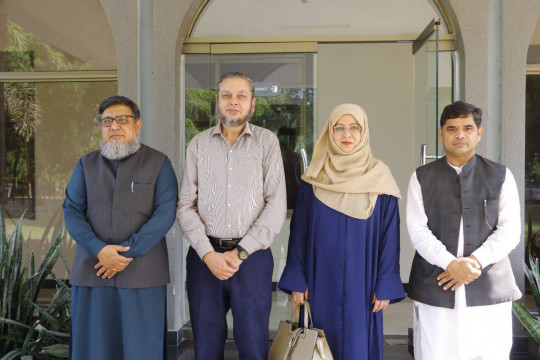 VC GSCWU Bahawalpur Prof. Dr. Shazia Anjum felicitated Prof. Dr. Muhammad Kamran on the appointment as VC IUB.