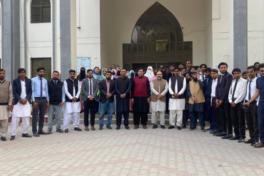 Speech competition on the theme "عورت کو ہی میسر نہیں صرف انسان ہونا" and Youth Empowerment held at Bahawalnagar Campus