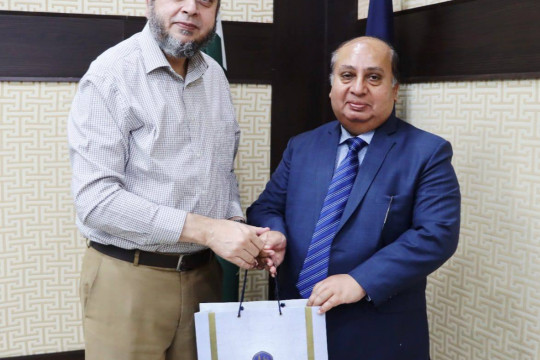 VC Aror University of Art, Architecture, Design & Heritage, Sukkur Prof. Dr. Zahid Hussain Khand visited the IUB.
