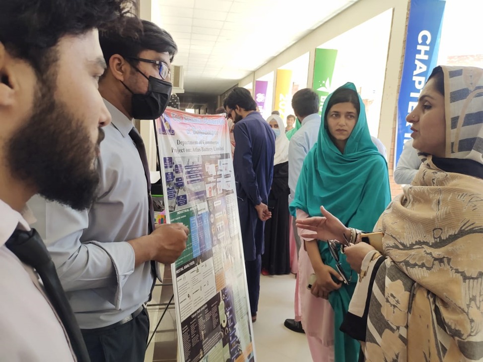 International Business Project Competition was organized at the Department of Commerce, IUB