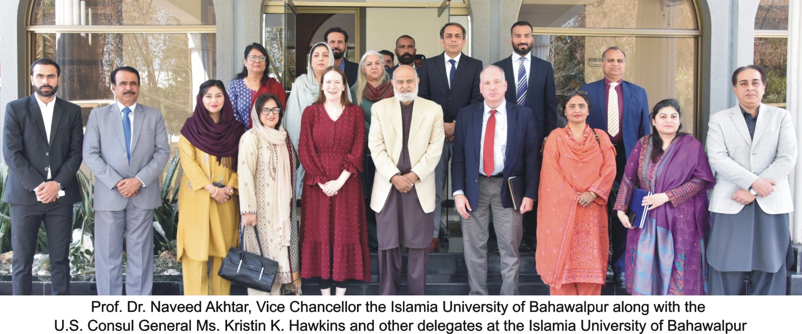 U.S. Consul General Ms. Kristin K. Hawkins visit IUB 02