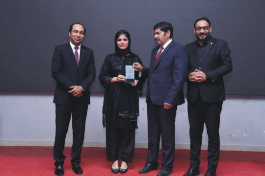 Nimrah Mehmood, a student of the Islamia University of Bahawalpur, has received the Youth Icon Award 2024