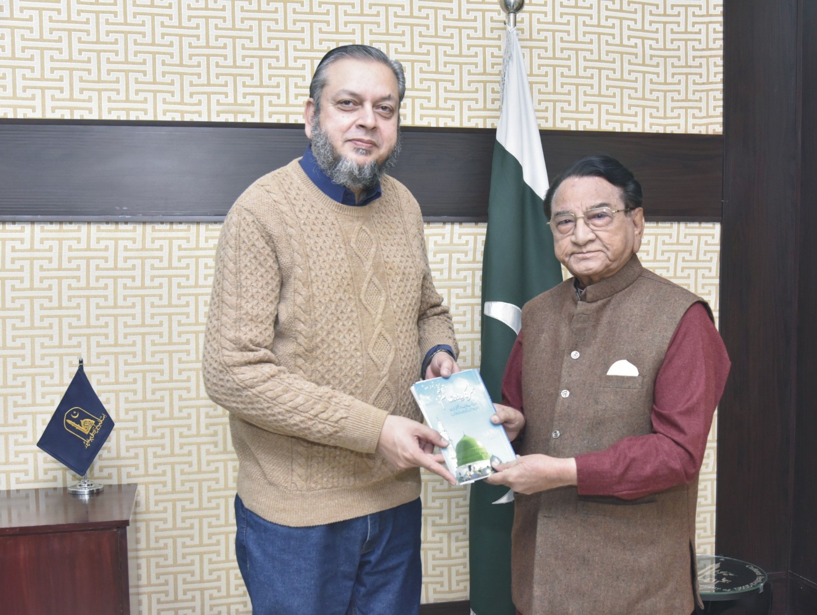 Prominent social and literary figure Syed Tabish Alwari met with Vice Chancellor Prof. Dr. Muhammad Kamran