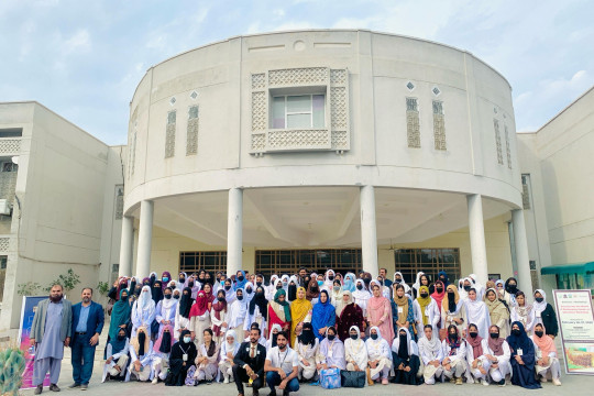 The Islamia University of Bahawalpur hosted a workshop themed "Resonance in the World of Beekeeping."
