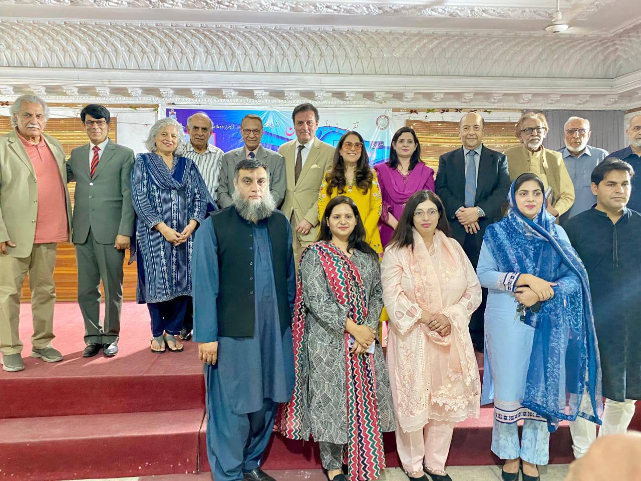 Dr. Ramzan Tahir of IUB participated the reception of the second poetry collection "Raz Sokhan" at a special invitation