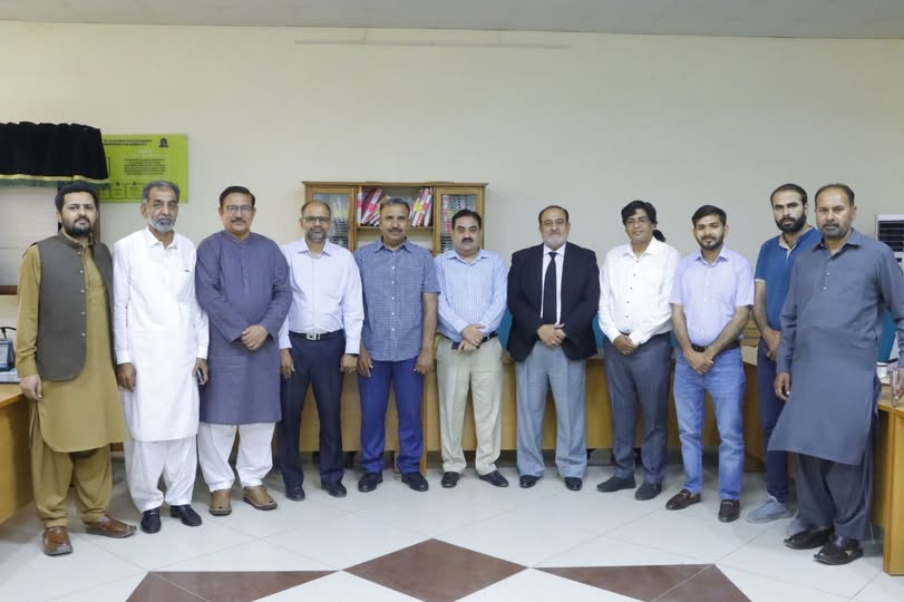 IUB Achievements and Improvements: Alumni Pay Tribute to Vice Chancellor Prof. Dr. Muhammad Kamran.