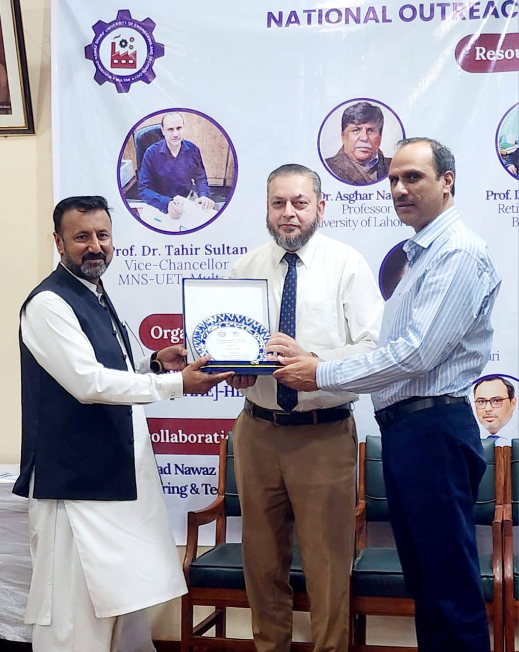 VC IUB Prof. Dr. Muhammad Kamran congratulated Prof. Dr. Engr. Tahir Sultan on taking charge as VC of MNSUET Multan.