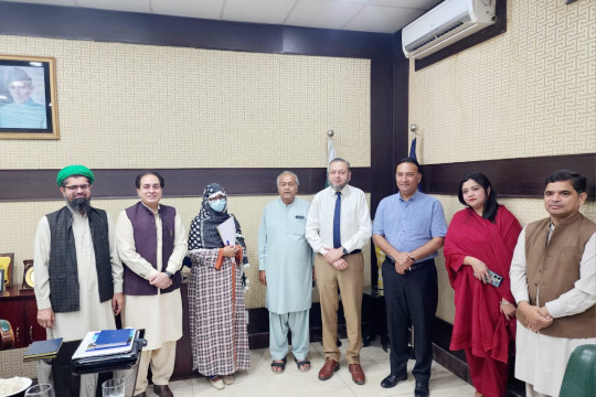 Officers from Bahawalpur's educational sectors, led by Dr. Sharafat Ali, met with the VC Prof. Dr. Muhammad Kamran.