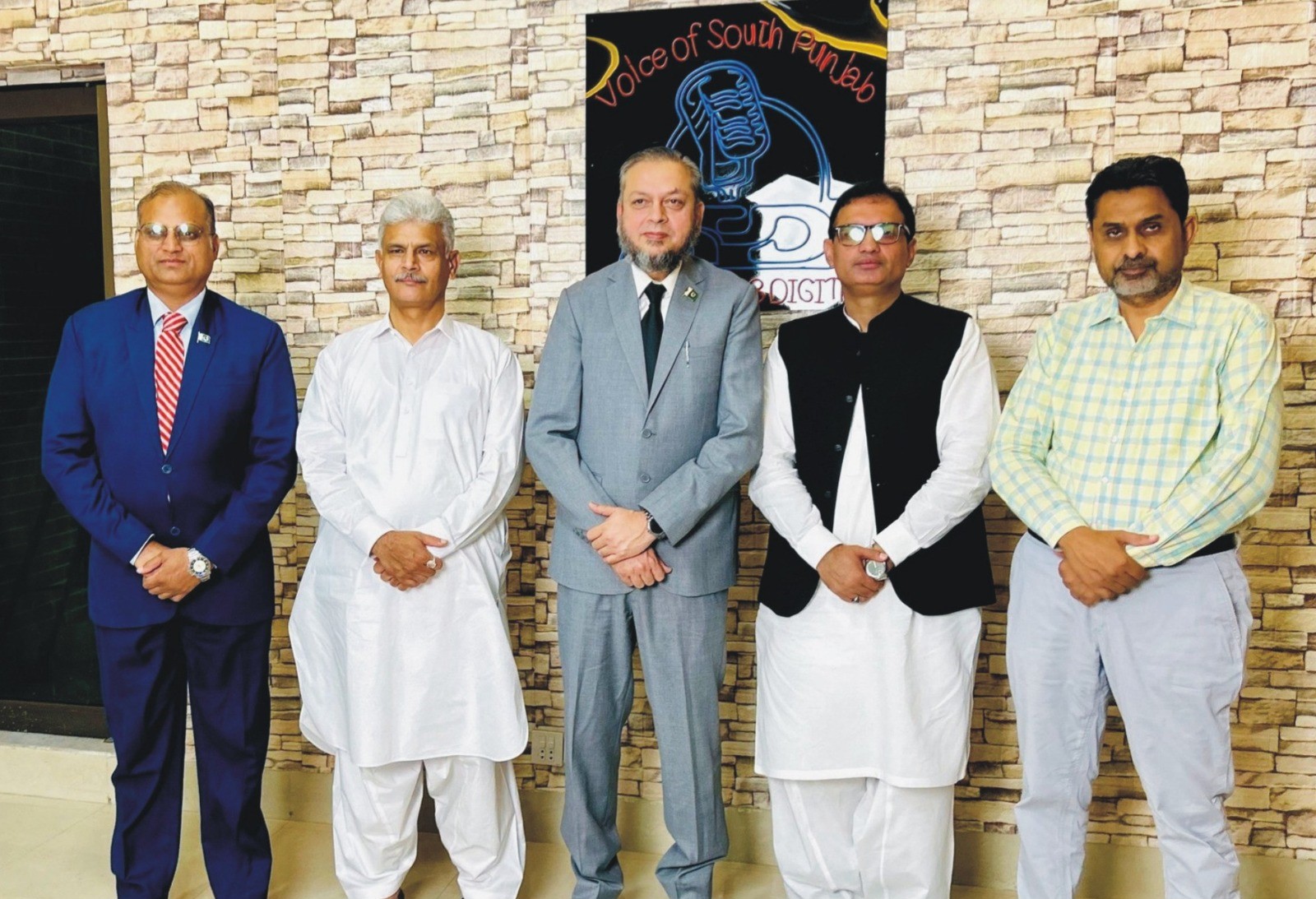 Vice Chancellor Prof. Dr. Muhammad Kamran paid a visit to Multan's South Punjab Digital Studio.