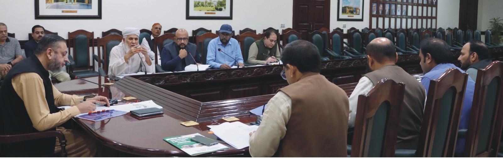 A meeting of the IUB Finance and Planning Committee was held at the Abbasia Campus.