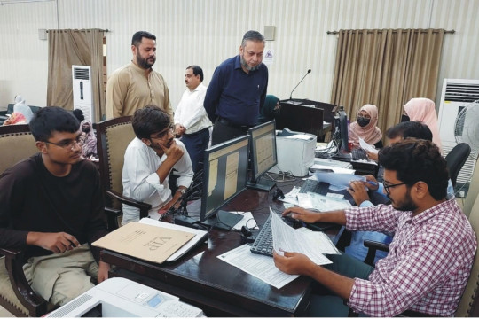 Worthy Vice Chancellor Prof. Dr. Muhammad Kamran interacted with applicants and their families at the Admission Cell.