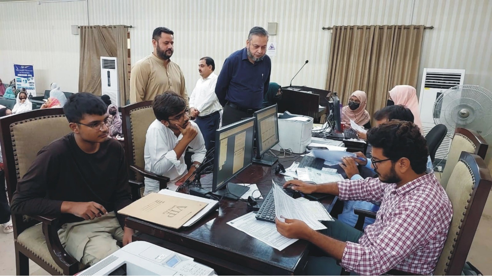 Worthy Vice Chancellor Prof. Dr. Muhammad Kamran interacted with applicants and their families at the Admission Cell.