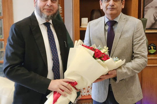 Vice Chancellor Prof. Dr. Muhammad Kamran met with Secretary HED Punjab Mr. Ghulam Farid in Lahore.