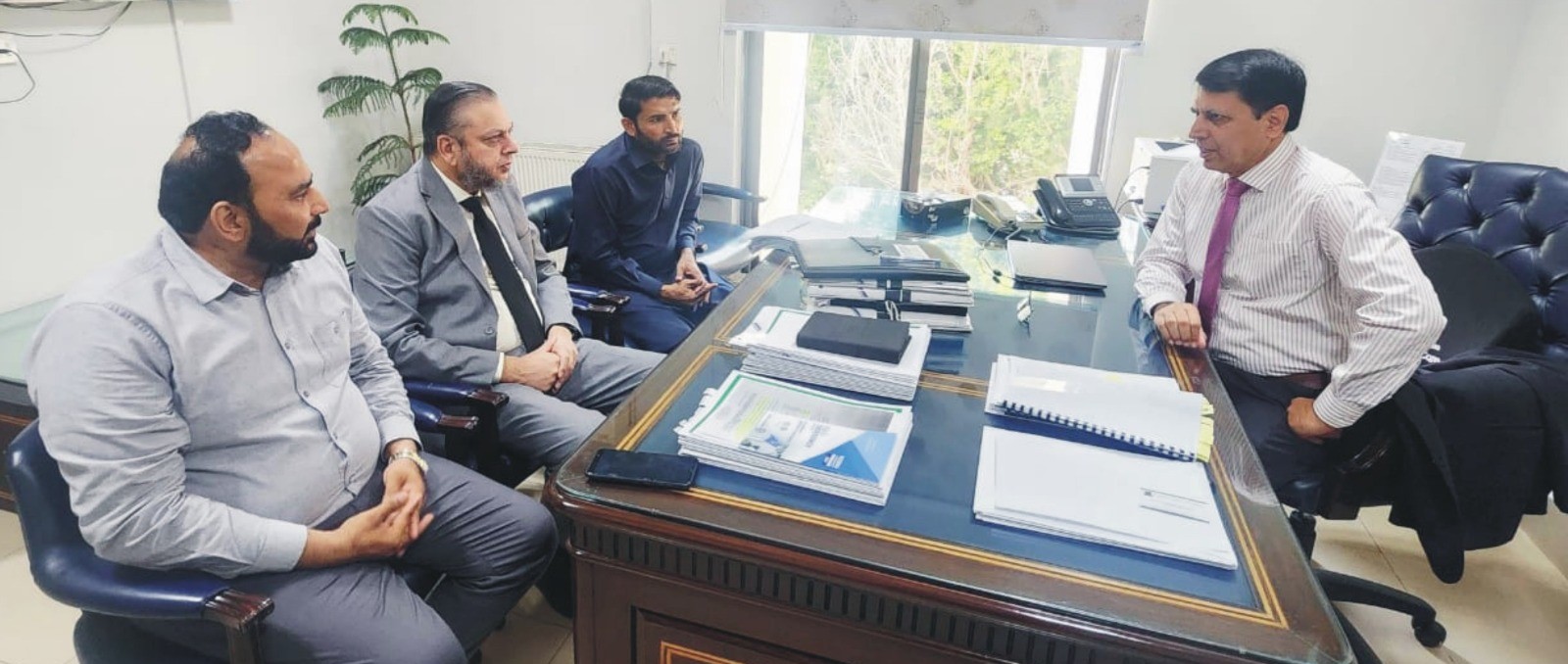Vice Chancellor Prof. Dr. Muhammad Kamran met with Executive Director HEC Engr. Dr. Muhammad Mazhar Saeed.