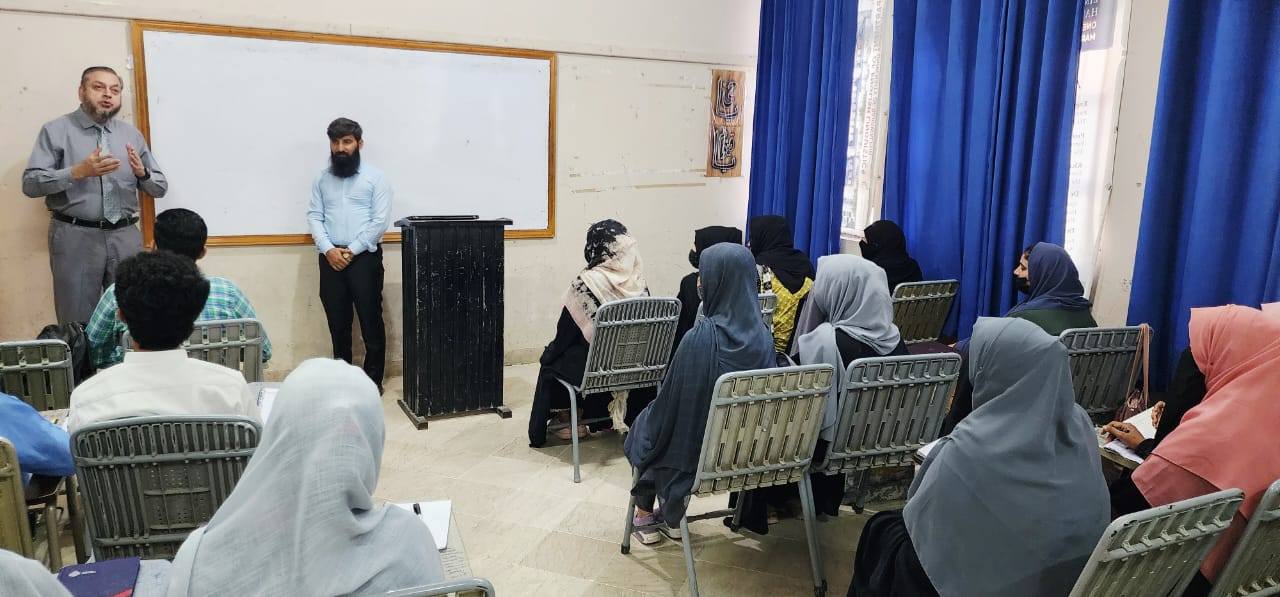 Prof. Dr. Muhammad Kamran, Vice Chancellor, paid a detailed visit to the Faculty of Arts and Languages.