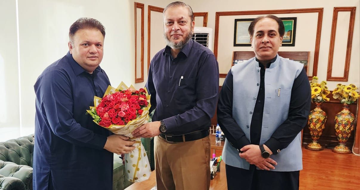 Vice Chancellor Prof. Dr. Muhammad Kamran met with Additional Chief Secretary South Punjab Mr. Fuad Hashim Rabbani.