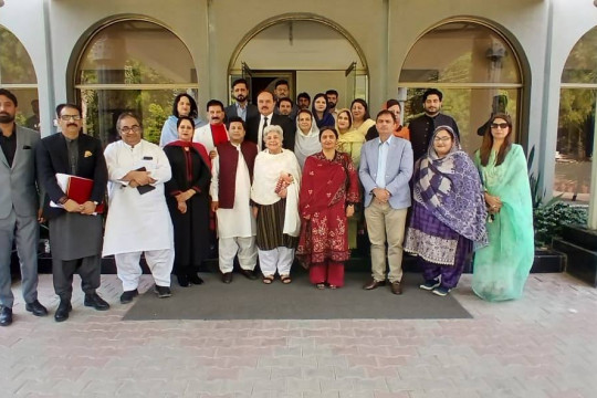 IUB hosted a seminar with renowned artist Uzma Gilani titled "A Blend of Voice and Heritage."