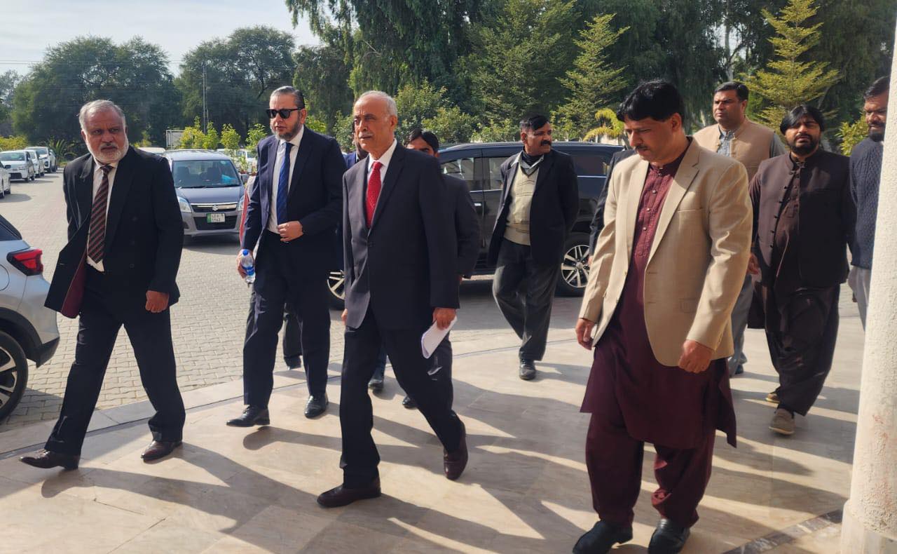 PHEC Chairperson Honourable Prof. Dr. Iqrar Ahmed Khan paid a visit to the IUB Faculty of Agriculture and Environment.