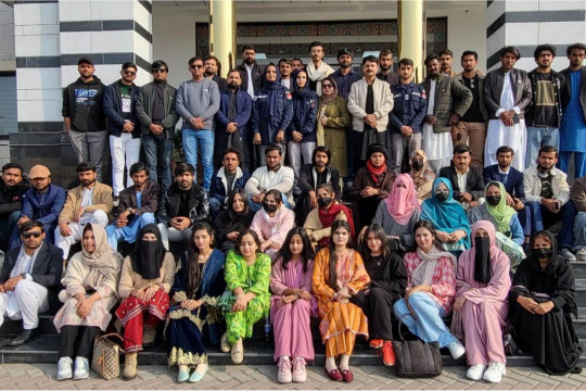 IUB students paid an educational and awareness visit to the Safe City Multan headquarters