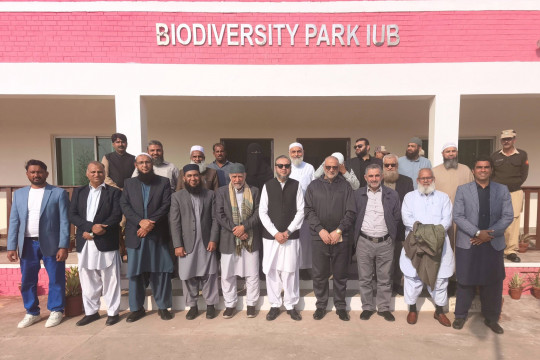 VC Prof. Dr. Muhammad Kamran visits IUB Biodiversity Park along with delegates of International Seerat Conference