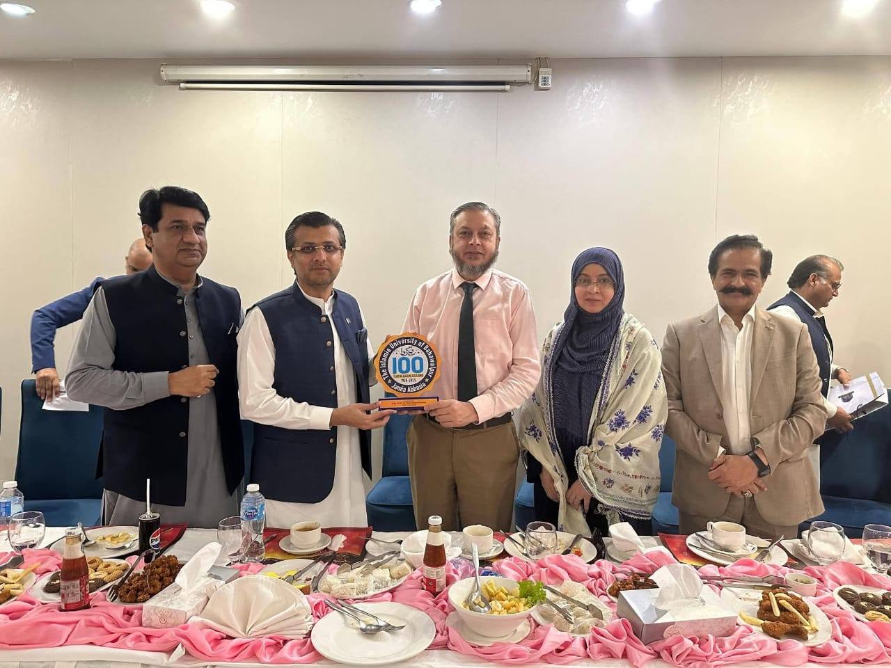 VC Dr. Muhammad Kamran meets Advisor to CM Punjab to discuss technology integration at IUB