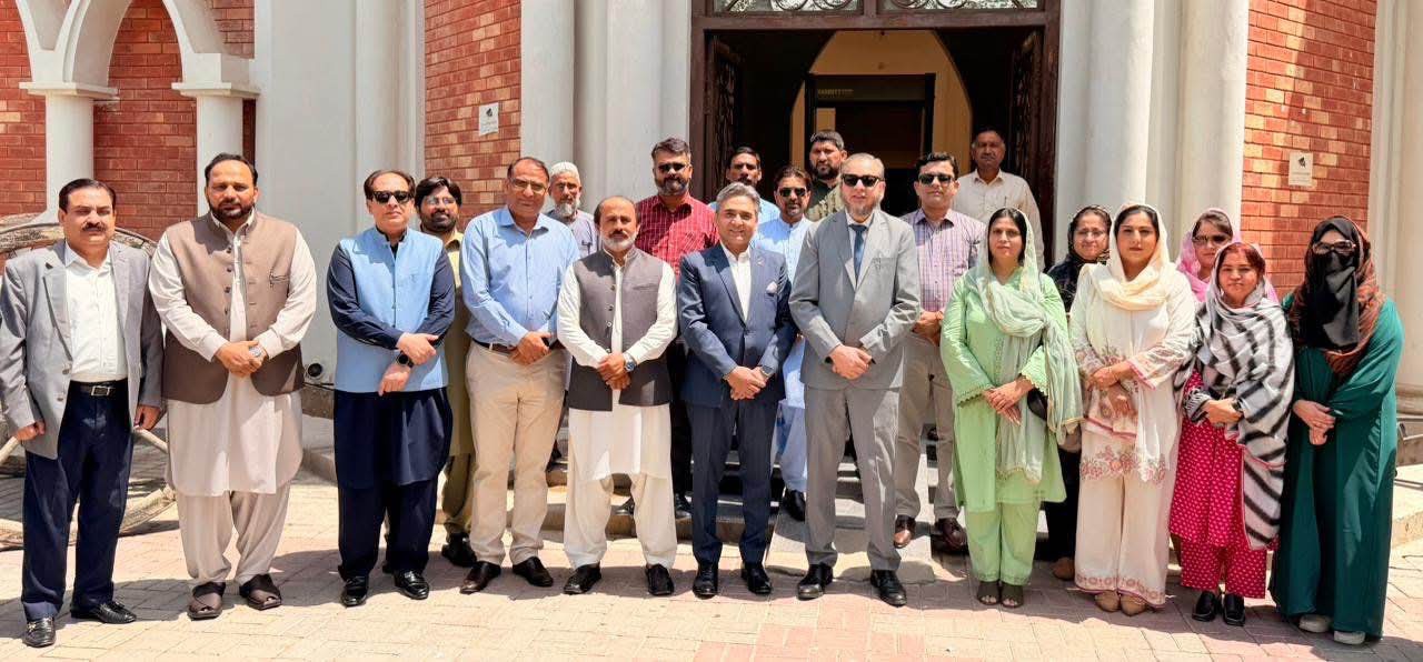 Vice Chancellor Prof. Dr. Muhammad Kamran visited the Bahawalpur Museum