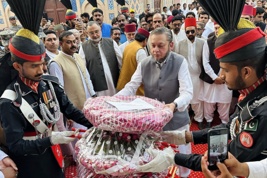 VC Prof. Dr. Muhammad Kamran pays tribute to Nawab Sadiq Muhammad Khan Abbasi V on his 59th death anniversary