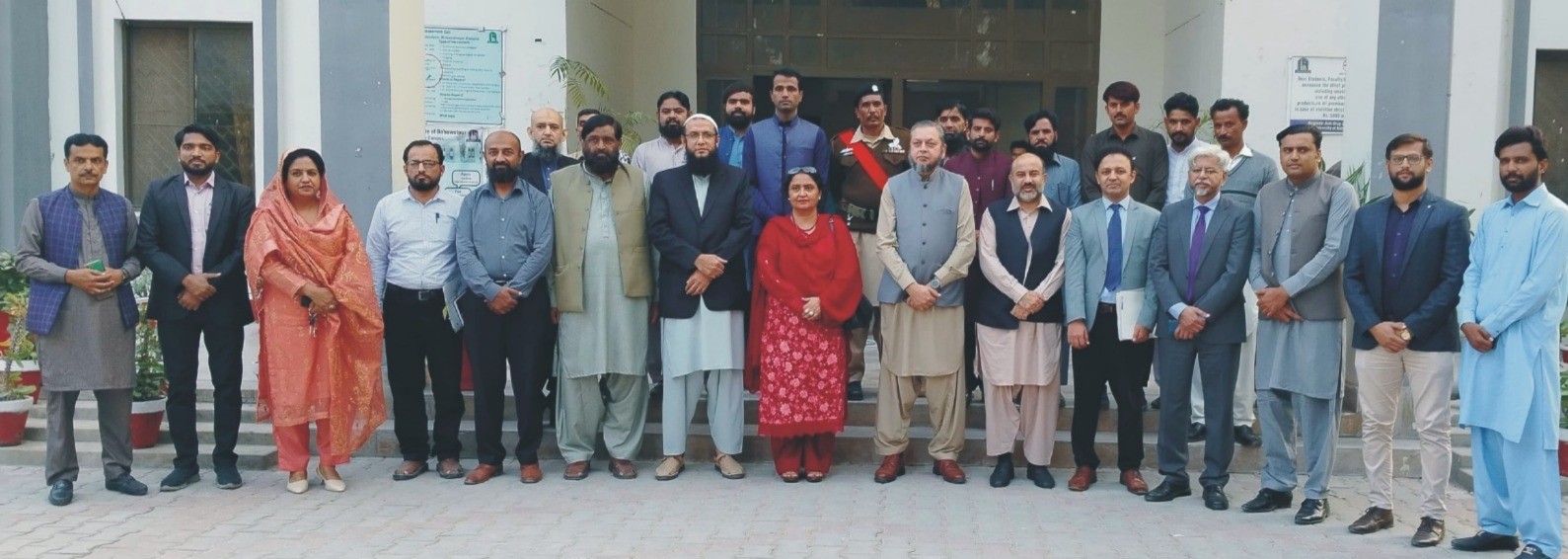 Worthy Vice Chancellor Prof. Dr. Muhammad Kamran paid a visit to the IUB Bahawalnagar campus