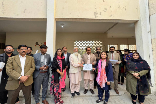 Final-semester students of BS Physics organized poster presentations to highlight their research work.