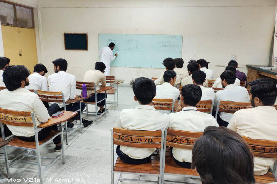 Two-day workshop titled "Think Digital: A Workshop on Logic Circuit Design" organized by Institute of Physics, IUB