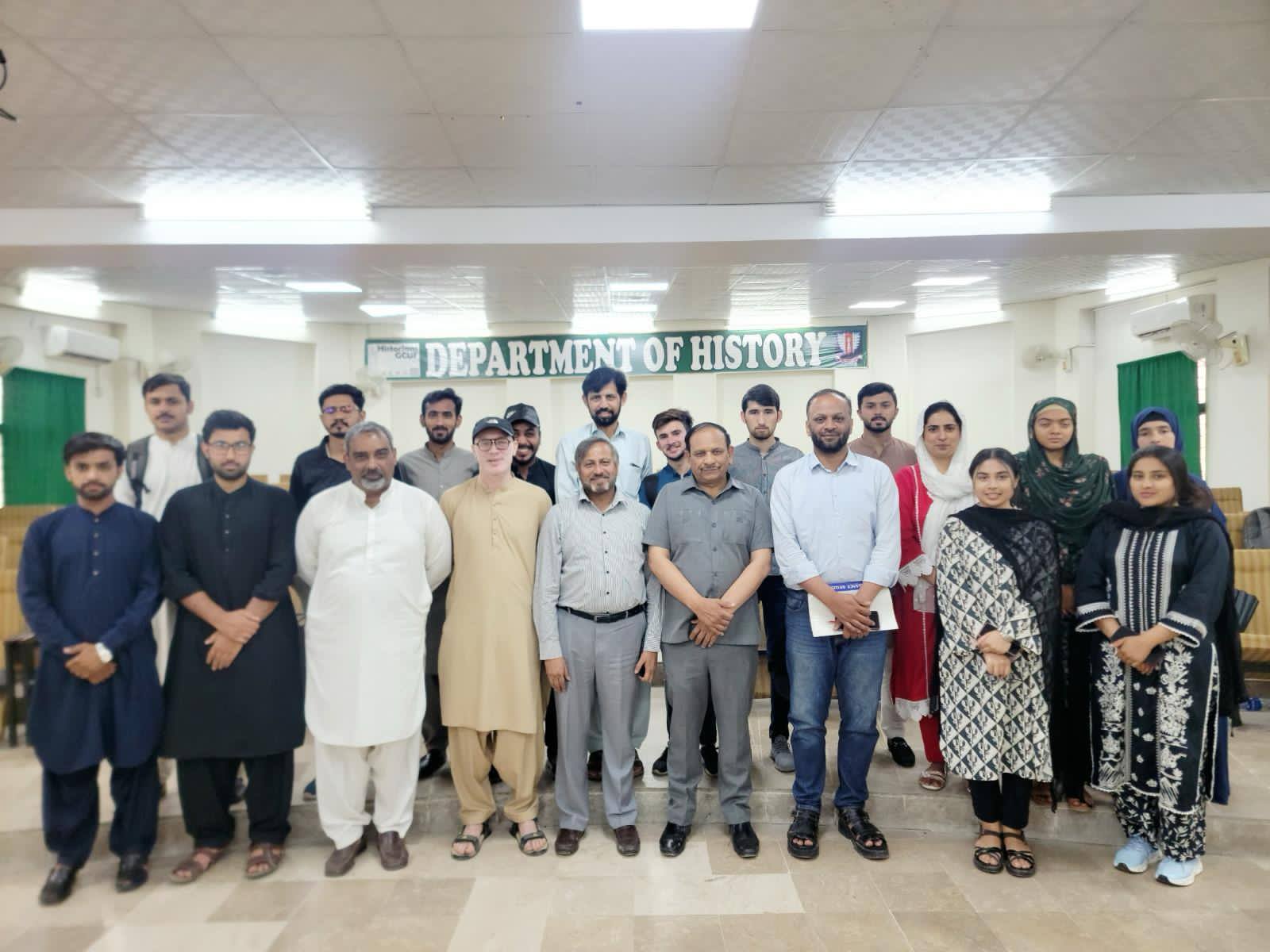 To investigate traces of Harappan civilization, the IUB archaeological team visited Faisalabad.