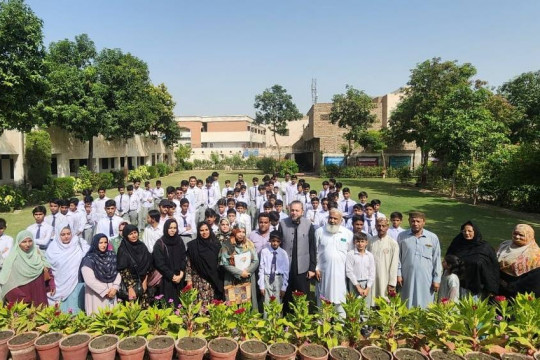Worthy Vice Chancellor Prof. Dr. Muhammad Kamran visited the University Public School