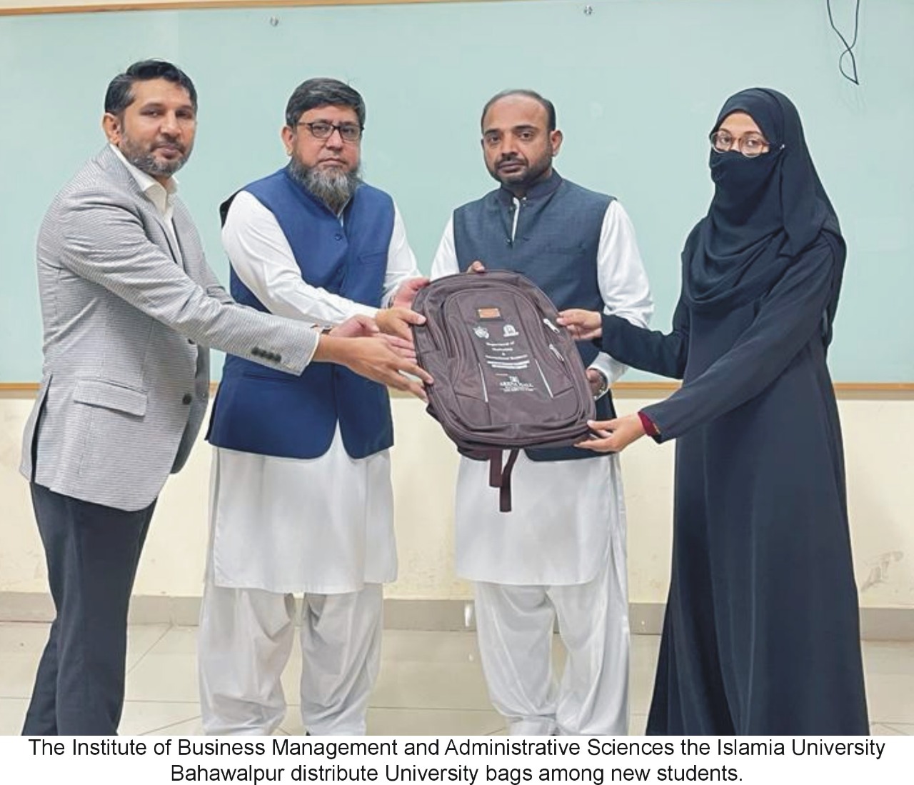 A special appreciation ceremony was held at the IBMAS, IUB